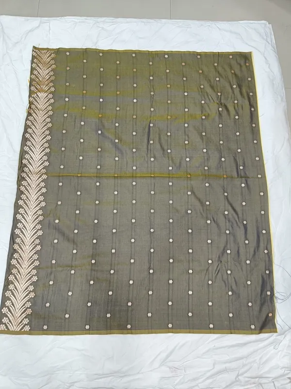 Mehandi_Banarasi_Silk_Saree_With_Unstitched_Blouse_Piece_For_Woman