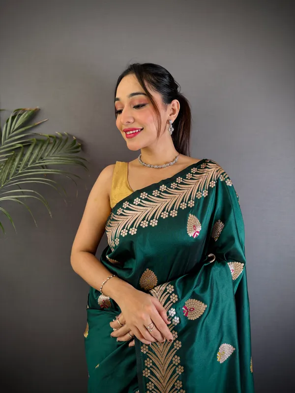 Bottle_Green_Banarasi_Silk_Saree_With_Unstitched_Blouse_Piece_For_Woman
