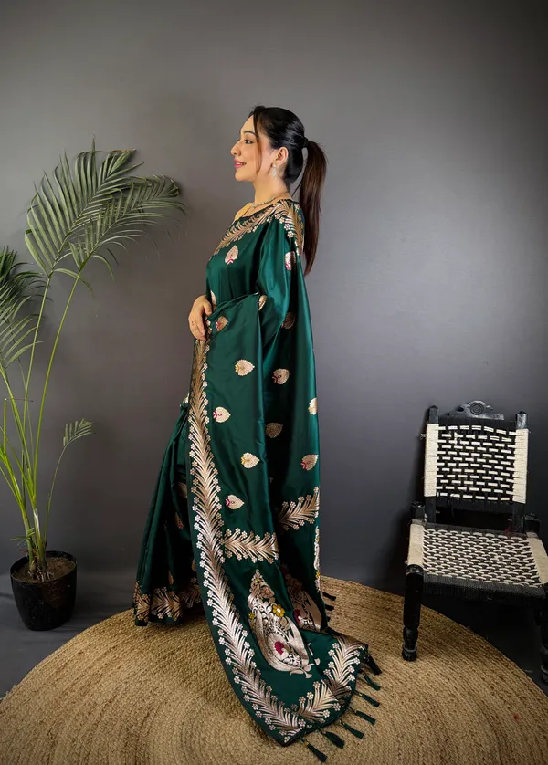 Bottle_Green_Banarasi_Silk_Saree_With_Unstitched_Blouse_Piece_For_Woman