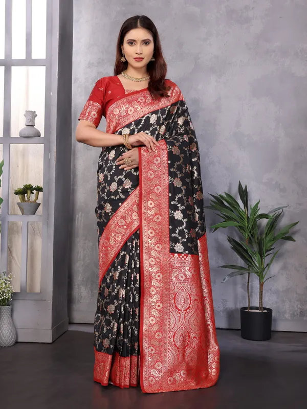 Black_Banarasi_Silk_Saree_With_Unstitched_Blouse_Piece_|_For_Women
