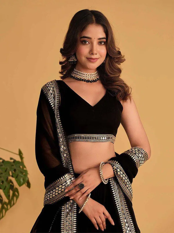 BLACK_COLOUR_PREMIUM_QUALITY_TRADITIONAL_LEHENGA_CHOLI