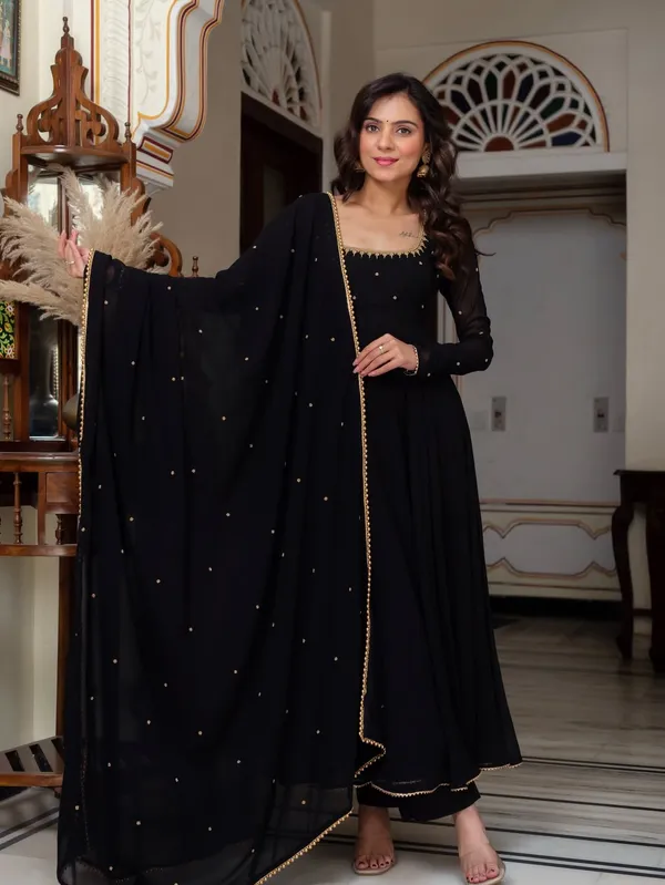BLACK_COLOUR_PREMIUM_ANARKALI_SUIT_SET_(3PC)
