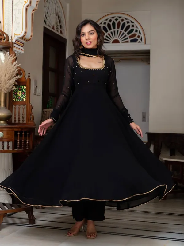 BLACK_COLOUR_PREMIUM_ANARKALI_SUIT_SET_(3PC)