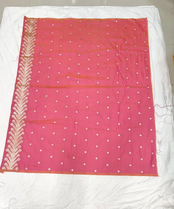 Gajari_Banarasi_Silk_Saree_With_Unstitched_Blouse_Piece_For_Woman