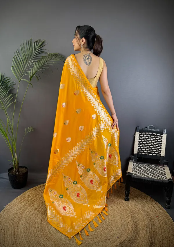 Yellow_Banarasi_Silk_Saree_With_Unstitched_Blouse_Piece_For_Woman