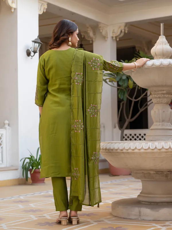 Premium_Quality_Hand_Work_Designe_Kurti_Set
