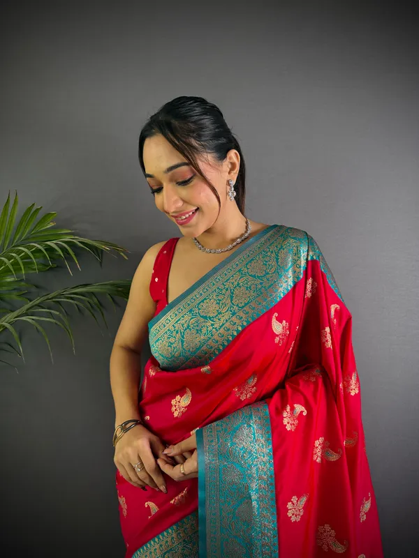 Red_Banarasi_Silk_Saree_With_Unstitched_Blouse_Piece_|_For_Women