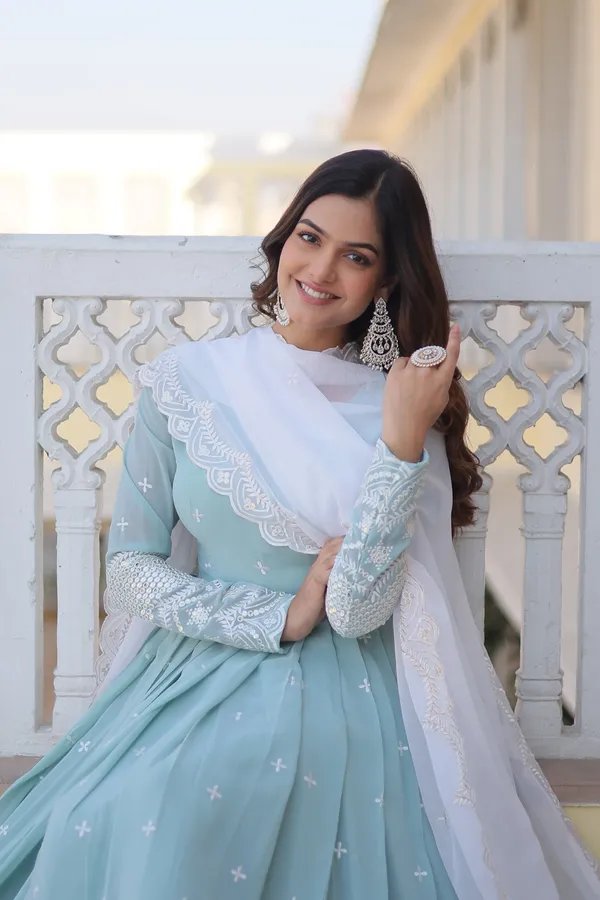 SKY_BLUE_COLOUR_PREMIUM_READYMADE_ANARKALI_SUIT_SET