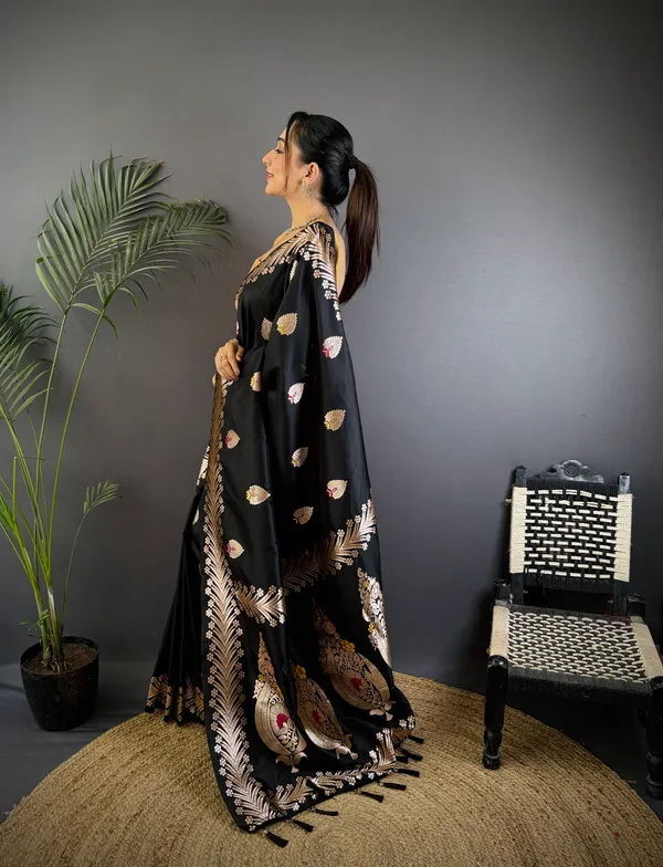 Black_Banarasi_Silk_Saree_With_Unstitched_Blouse_Piece_For_Woman