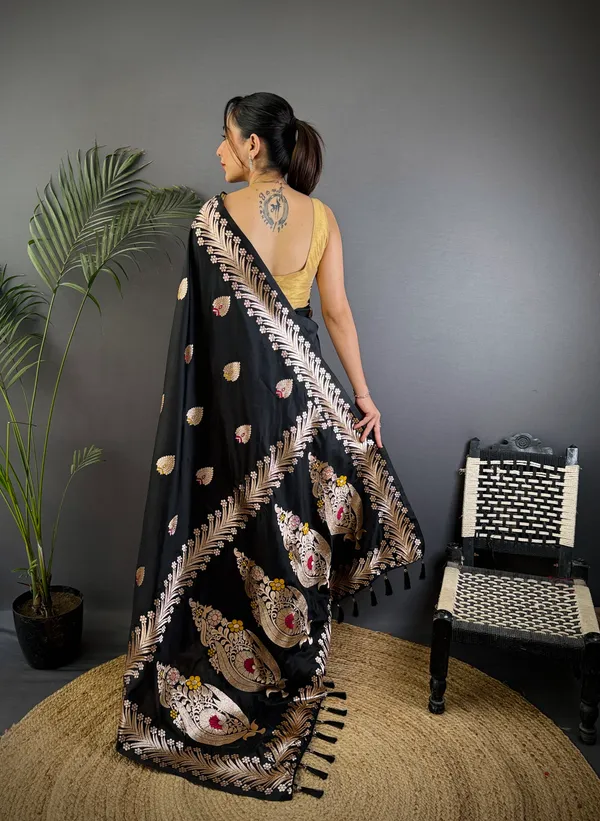 Black_Banarasi_Silk_Saree_With_Unstitched_Blouse_Piece_For_Woman