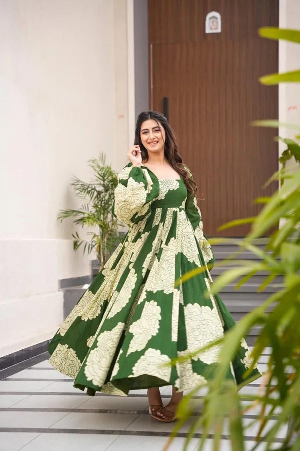 PREMIUM_READYMADE_DIGITAL_PRINT_GOWN