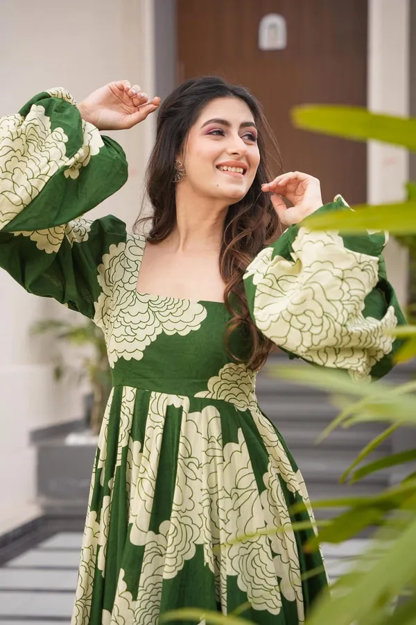 PREMIUM_READYMADE_DIGITAL_PRINT_GOWN