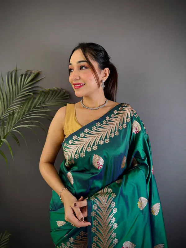 Rama_Green_Banarasi_Silk_Saree_With_Unstitched_Blouse_Piece_For_Woman