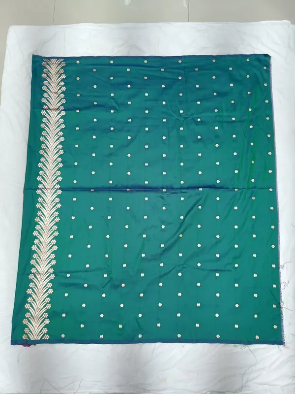 Rama_Green_Banarasi_Silk_Saree_With_Unstitched_Blouse_Piece_For_Woman
