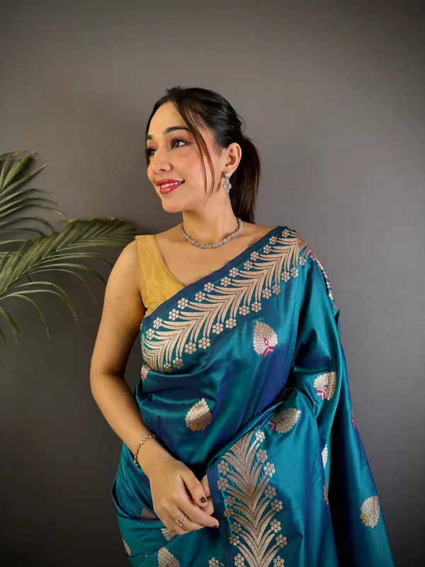 Peacock_Blue_Banarasi_Silk_Saree_With_Unstitched_Blouse_Piece_For_Woman