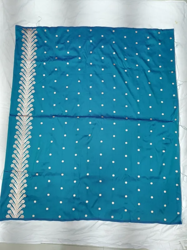 Peacock_Blue_Banarasi_Silk_Saree_With_Unstitched_Blouse_Piece_For_Woman