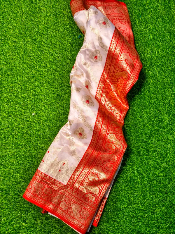 White_Banarasi_Silk_Saree_With_Unstitched_Blouse_Piece_|_For_Women