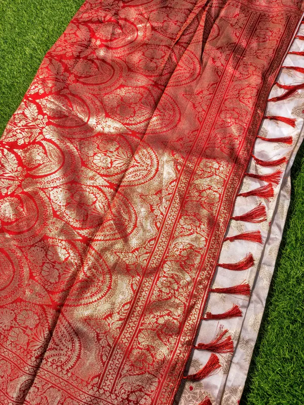 White_Banarasi_Silk_Saree_With_Unstitched_Blouse_Piece_|_For_Women