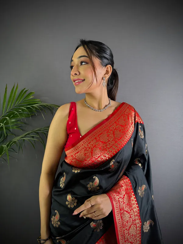 Black_Banarasi_Silk_Saree_With_Unstitched_Blouse_Piece_|_For_Women