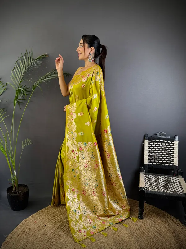 Light_Green_Banarasi_Silk_Saree_With_Unstitched_Blouse_Piece_|_For_Women