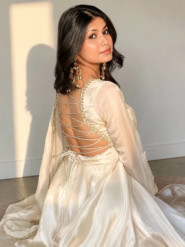 Anvika_Royal_Silk_Gown_Set
