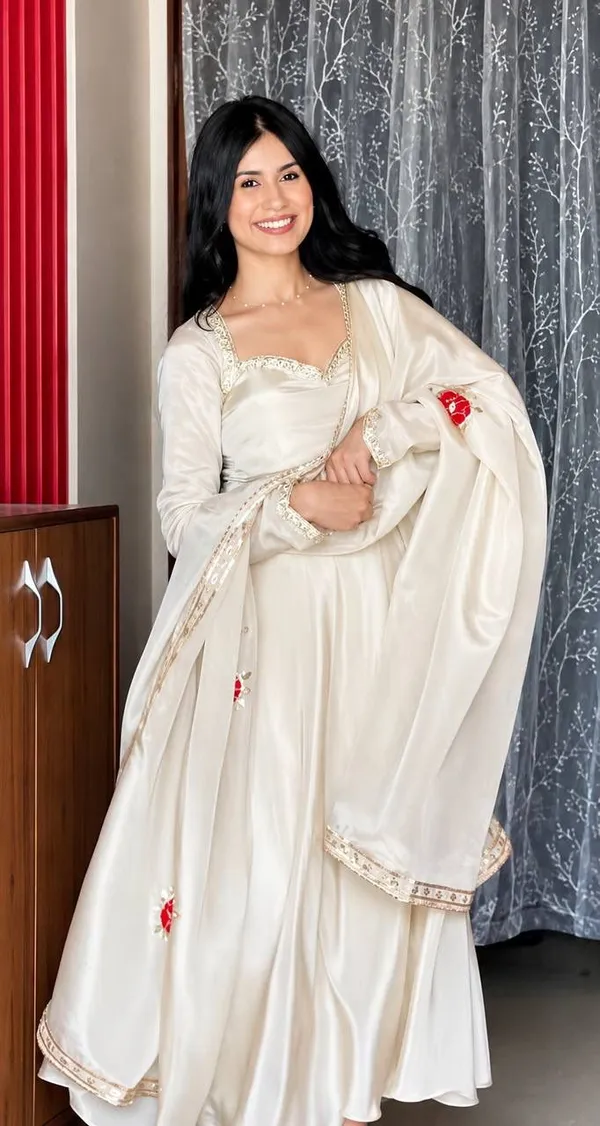 Anvika_Royal_Silk_Gown_Set