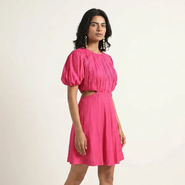 Pink_Off-Shoulder_Dress_With_Puff_Sleeves