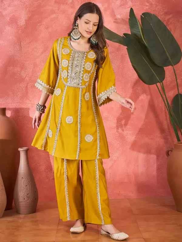 Floral_Embroidered_&_Sequinned_A-Line_Kurta_With_Palazzos_&_Bag_Kurta_Set
