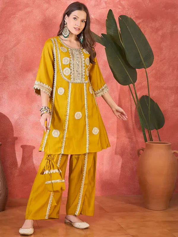 Floral_Embroidered_&_Sequinned_A-Line_Kurta_With_Palazzos_&_Bag_Kurta_Set