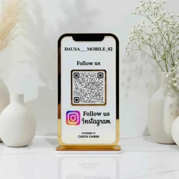 1_QR_standy_for_mobile_shop_