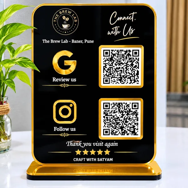2_QR_premium_black_Acrylic_Standee