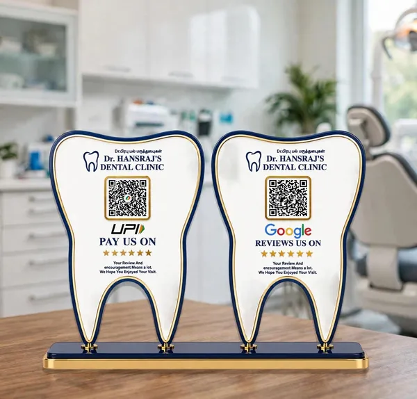 2_QR_white_standy_dentist_with_2_teeth