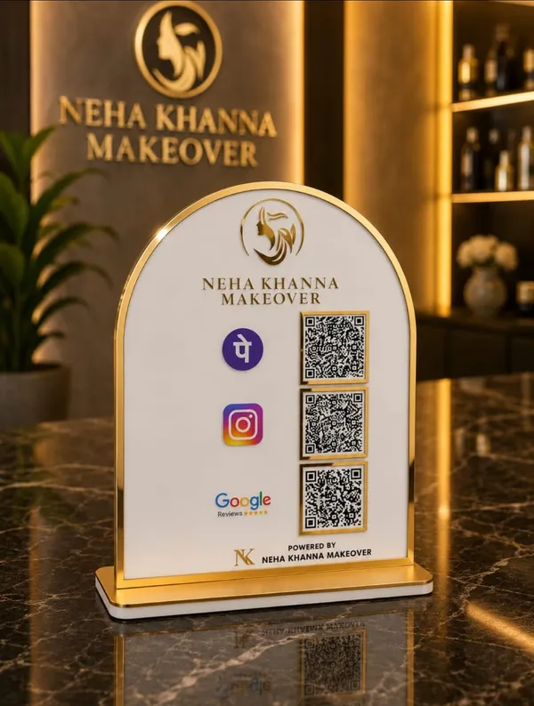 3_QR_standy_for_makeup_parlour