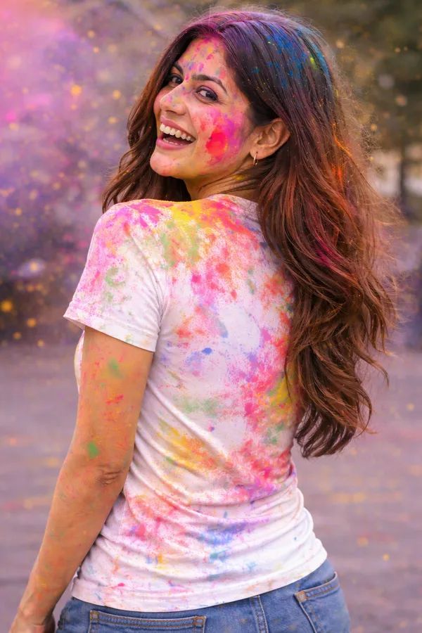 Babawill_Radha_Krishna_Colorful_Holi_Art_Unisex_T-Shirt
