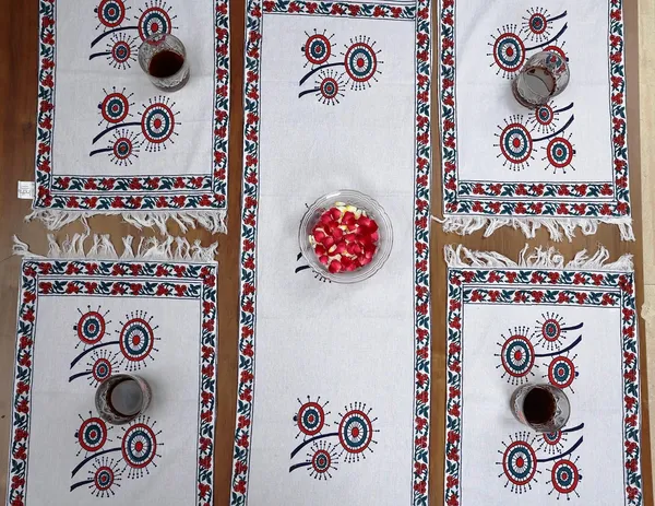 Indha_Table_Mat_&_Runner_Set,_Elegant_and_Timeless_Dining_Set_for_Special_Occasions_and_Luxurious_Home_Decor,Office_Party_Mat,_Cafe_Table_Mat,_Restaurant_Mat,_Gifting_Mat_(White-TMARSOF3FE2)