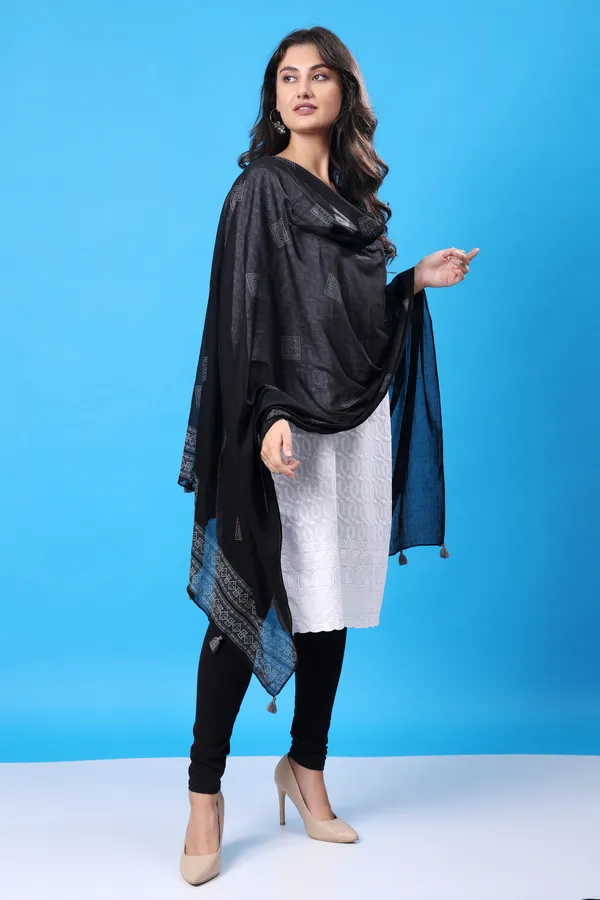 INDHA_Block-Printed_Cotton_Stole_Black_|_Hand_Block_Printed_Grey_Geometric_Square_Design_Motif_|_Hand_Block_Printed_Stole_|_Stoles_For_Women_|_Traditional_Stoles_|_Gifting_|_Fashion_Wear_|_Indo_Western_Stole_|_Fashion_Accessory