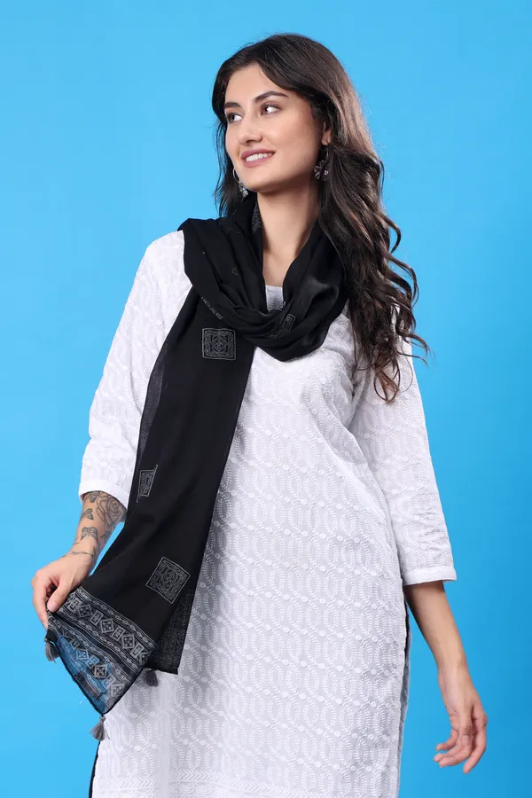 INDHA_Block-Printed_Cotton_Stole_Black_|_Hand_Block_Printed_Grey_Geometric_Square_Design_Motif_|_Hand_Block_Printed_Stole_|_Stoles_For_Women_|_Traditional_Stoles_|_Gifting_|_Fashion_Wear_|_Indo_Western_Stole_|_Fashion_Accessory