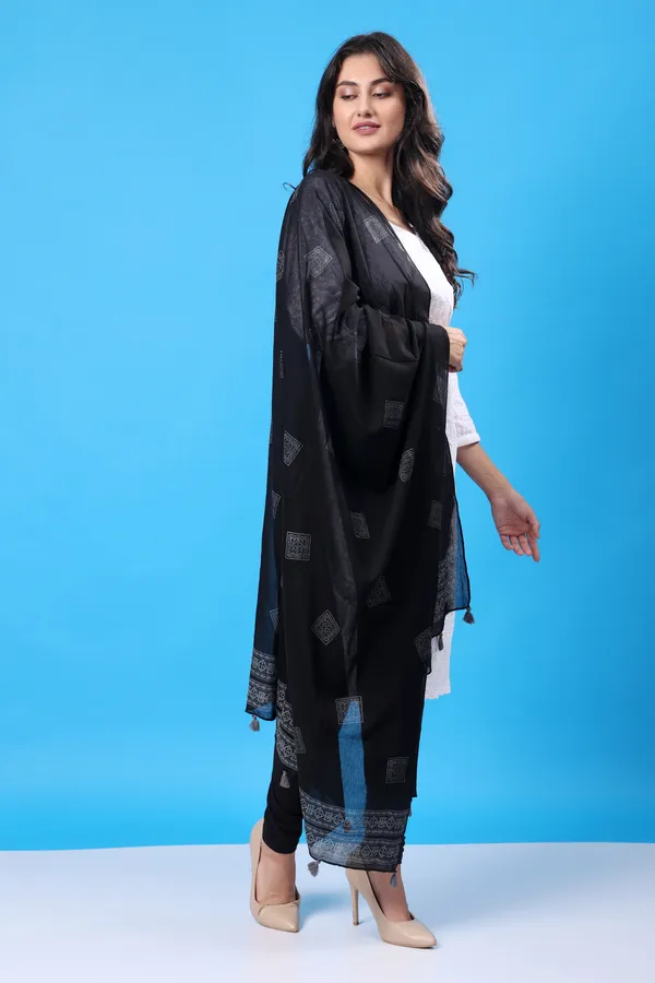 INDHA_Block-Printed_Cotton_Stole_Black_|_Hand_Block_Printed_Grey_Geometric_Square_Design_Motif_|_Hand_Block_Printed_Stole_|_Stoles_For_Women_|_Traditional_Stoles_|_Gifting_|_Fashion_Wear_|_Indo_Western_Stole_|_Fashion_Accessory