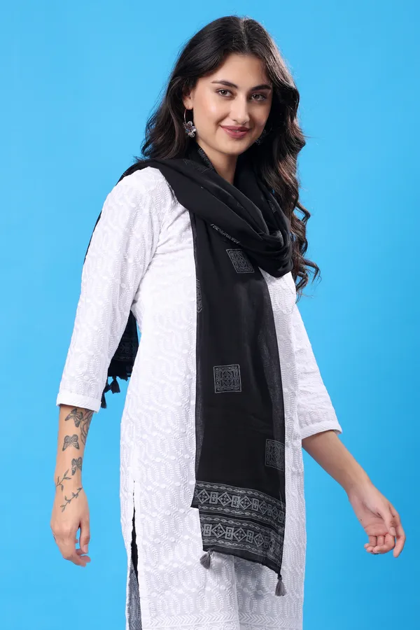 INDHA_Block-Printed_Cotton_Stole_Black_|_Hand_Block_Printed_Grey_Geometric_Square_Design_Motif_|_Hand_Block_Printed_Stole_|_Stoles_For_Women_|_Traditional_Stoles_|_Gifting_|_Fashion_Wear_|_Indo_Western_Stole_|_Fashion_Accessory