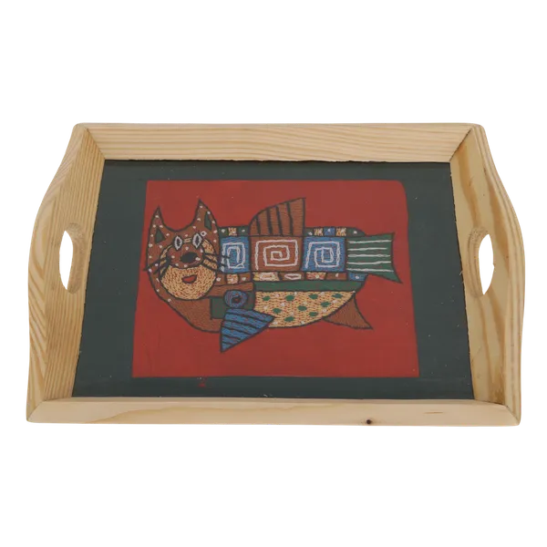 Indha_Eco-Friendly_Hand_Embroidered_Cat_&_Fish_Motif_Pine_Wood_Tray_|_Sustainable_Handmade_Decorative_Serving_Tray_|_Artisanal_Home_Décor_&_Gift