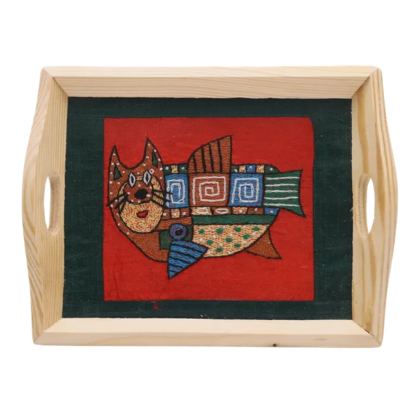 Indha_Eco-Friendly_Hand_Embroidered_Cat_&_Fish_Motif_Pine_Wood_Tray_|_Sustainable_Handmade_Decorative_Serving_Tray_|_Artisanal_Home_Décor_&_Gift
