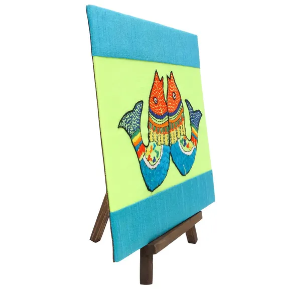 Indha_Hand-Embroidered_Madhubani_Fish_Artwork_on_Silk_with_Wooden_Easel_|_Handmade_Indian_Art_D�cor_|_Table_&_Desk_Showpiece_|_Unique_Gift_for_Home,_Office_&_Travellers_|_Cultural_Gift_from_India