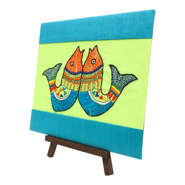 Indha_Hand-Embroidered_Madhubani_Fish_Artwork_on_Silk_with_Wooden_Easel_|_Handmade_Indian_Art_D�cor_|_Table_&_Desk_Showpiece_|_Unique_Gift_for_Home,_Office_&_Travellers_|_Cultural_Gift_from_India