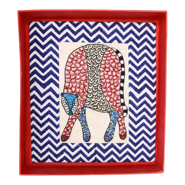 Indha_Hand-Embroidered_Gond_Leopard_Textile_Art_on_Silk_with_Hand_Block-Printed_Frame_&_Wooden_Easel_|_Handmade_Indian_Table_D�cor_|_Cultural_Gift_for_Home,_Office_&_Travellers_|_Made_in_India