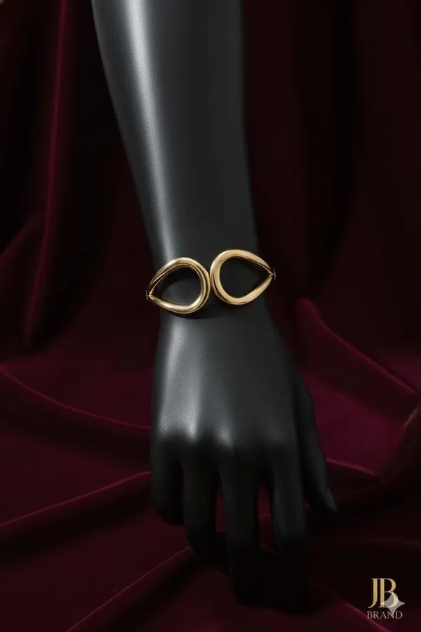 Golden_Sculptural_Teardrop_Interlock_Cuff_Bracelet_Bangles