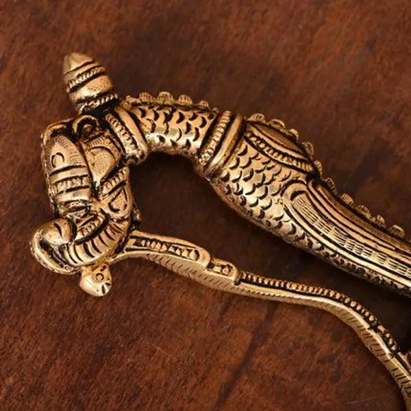 Golden_Brass_Katar_For_Ceremonial_And_Decoration