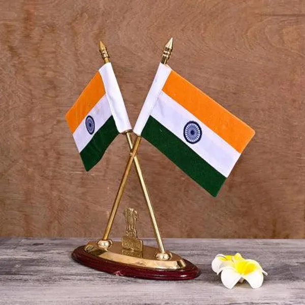 Golden_Brass_National_Flag_Stand_For_Decor