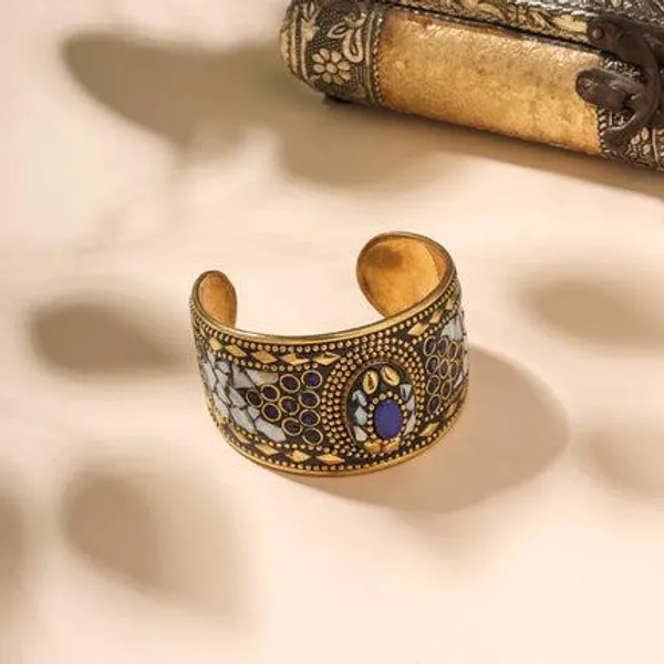 Golden_Brass_Stone_Bracelet_For_Men_&_Women