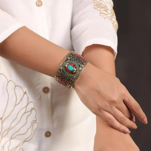 Golden_Brass_Stone_Bracelet_For_Men_&_Women