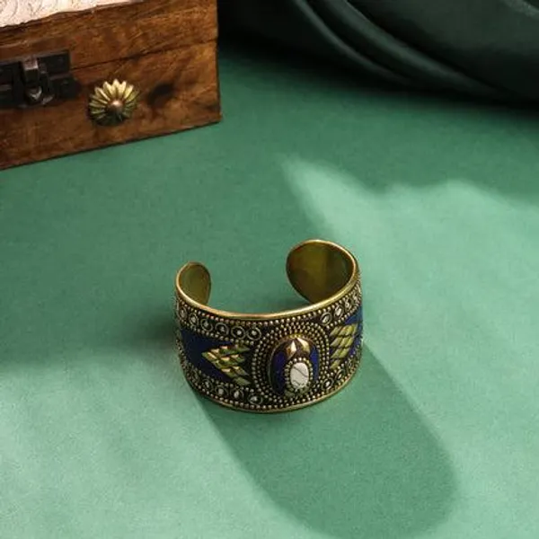 Golden_Brass_Stone_Bracelet_For_Men_&_Women